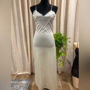 Elegant White Lace Nightgown
